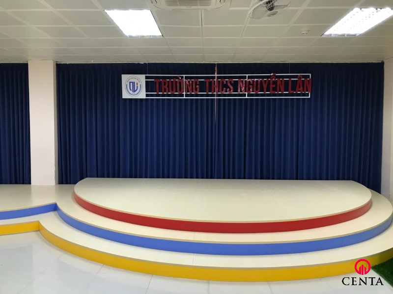 Thi công nội thất sân khấu trường học Ngyễn Lân, bục sân khấu, phông rèm