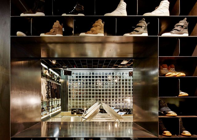 07-thiet-ke-noi-that-showroom-cua-hang