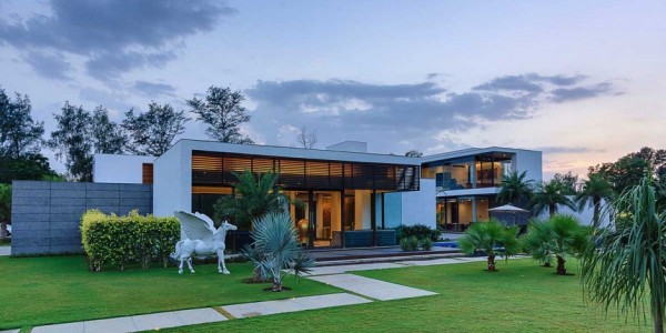 02-mau-thiet-ke-biet-thu-san-vuon-bai-co