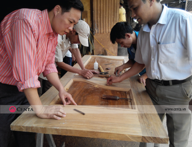 04.-Chi-tiet-cua-go-lim