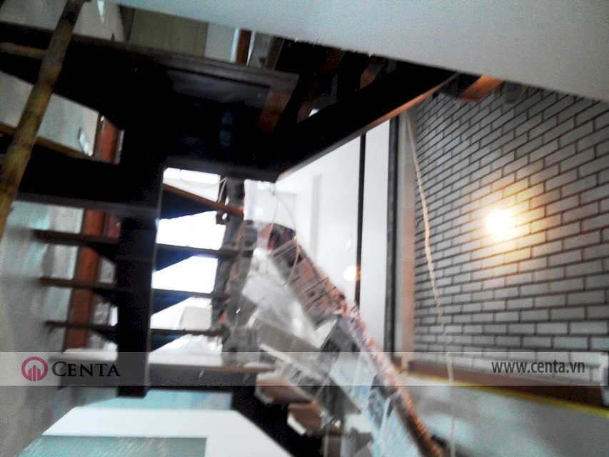 30. thi-cong-cau-thang-go-kinh _www.centa.vn