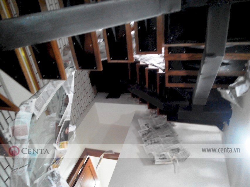 31. thi-cong-cau-thang-go-kinh _www.centa.vn