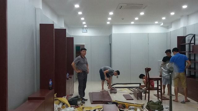 Thi cong Noi that showroom Ha nOi