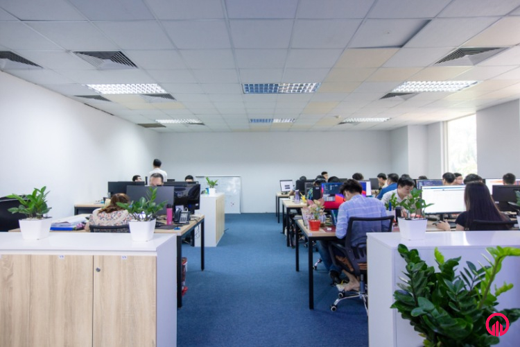 Bàn ghế chân sắt Thi công nội thất văn phòng