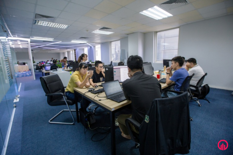 Bàn làm việc nhân viên Thi công nội thất văn phòng